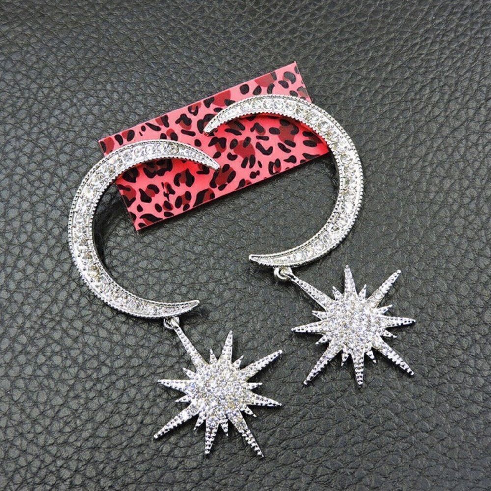 🌙 Betsey Johnson sparkling celestial dangle earrings 🌙